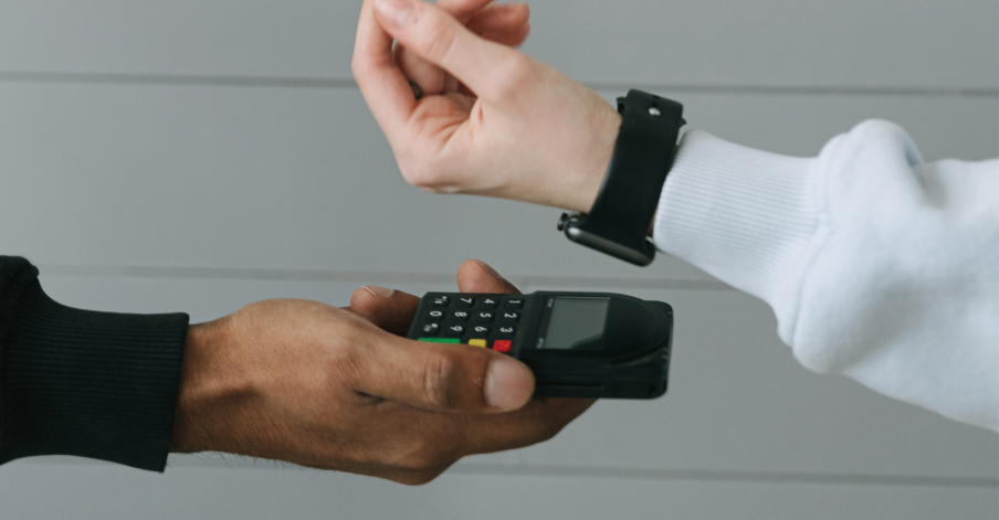 paying with a smart watch
